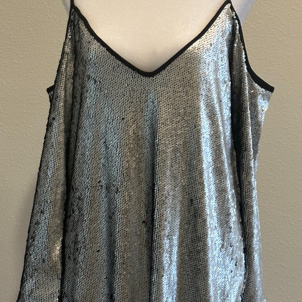 Daffy Sequin Cold Shoulder Midi Dress - Picture 4 of 5